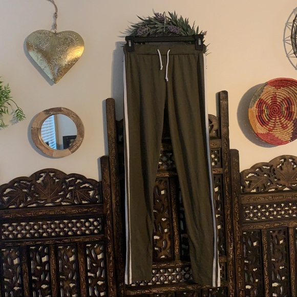 SJL Apparel 2-Piece Set! - Picture 3 of 4